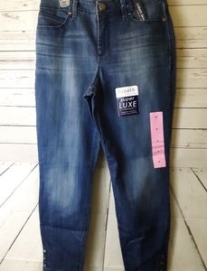 Bandolino Lesbeth Curvy Skinny Crop Jeans